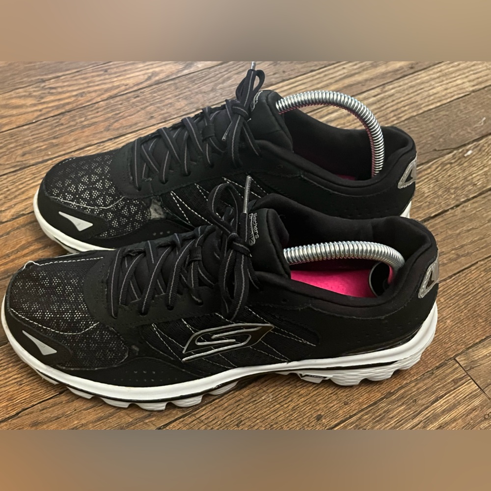 Skechers Black Athletic Walking Running Sneakers Women’s Size 9 Comfort Fit